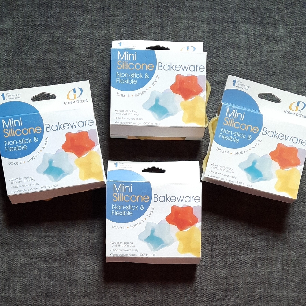 Globe Décor Mini Silicone Bakeware Set 4 Star Shaped Mold Baking Freezing NIB
